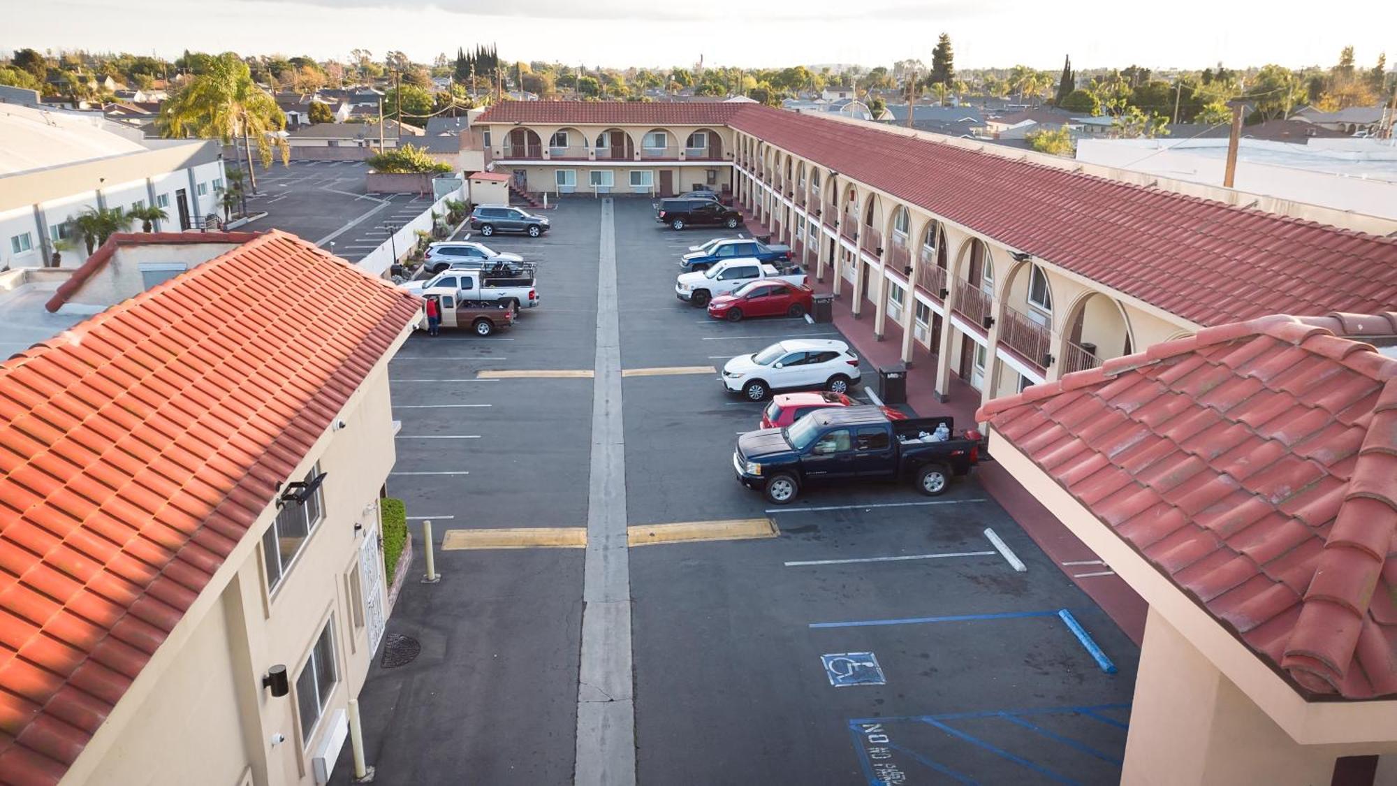 Rodeway Inn Bellflower Exterior foto